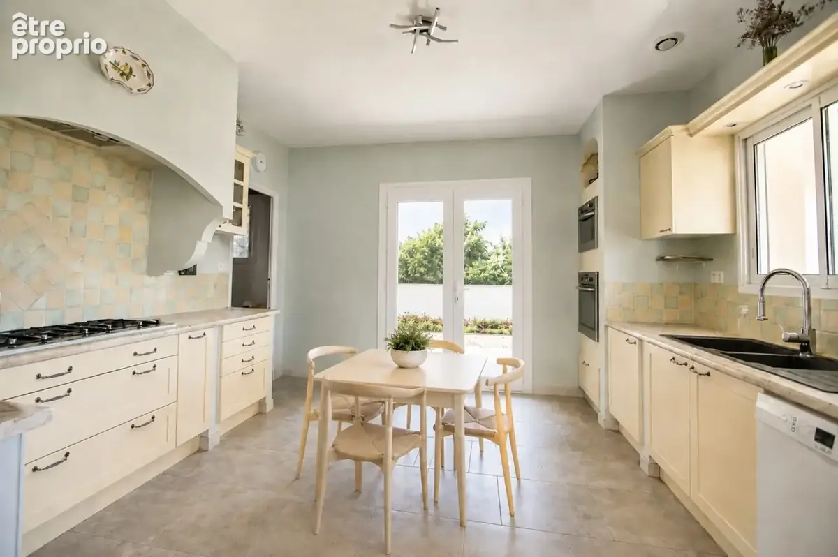 Maison à vendre de 217 m² au calme, sur plus de 2 100 m² de parcelle, à 7 min de Châtelaillon-Plage - photo 15