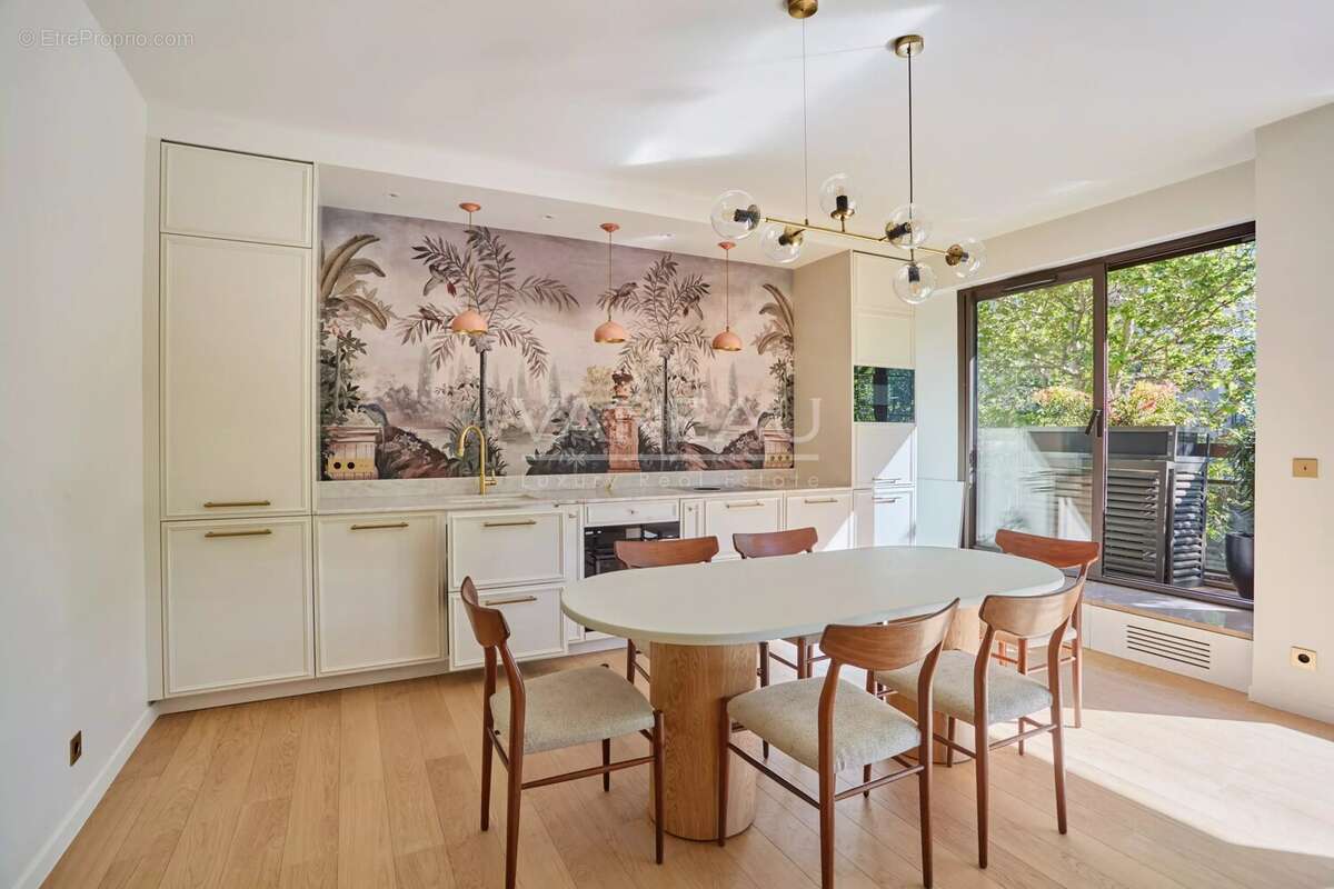 Appartement à PARIS-7E