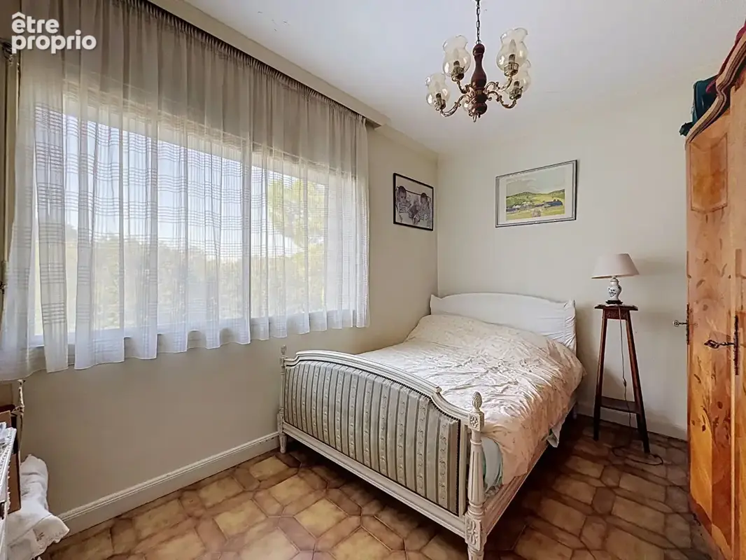 A vendre en exclusivité un appartement T4/5 de 145 m2 avec terrasse de 36 m2 secteur St Anne 13008 MARSEILLE - photo 13