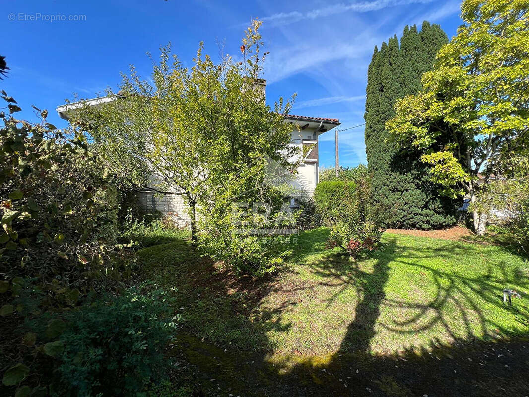 Maison à L&#039;ISLE-D&#039;ESPAGNAC