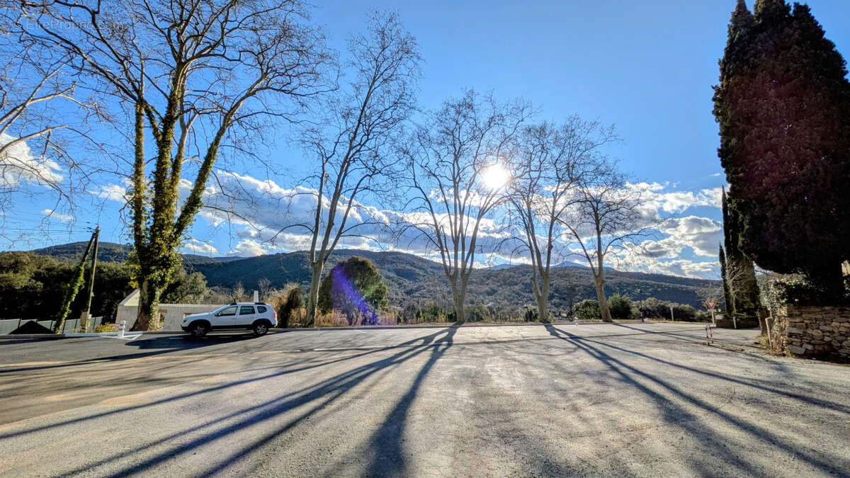 Terrain à LES CLUSES