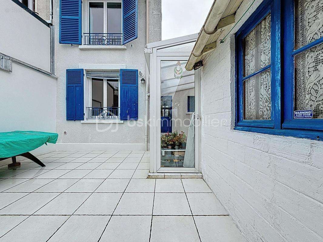 Maison à SARTROUVILLE