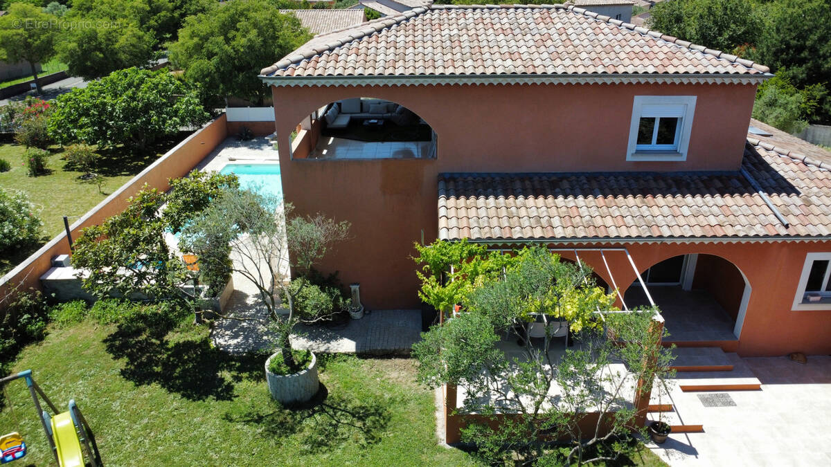 Maison à MONTELIMAR