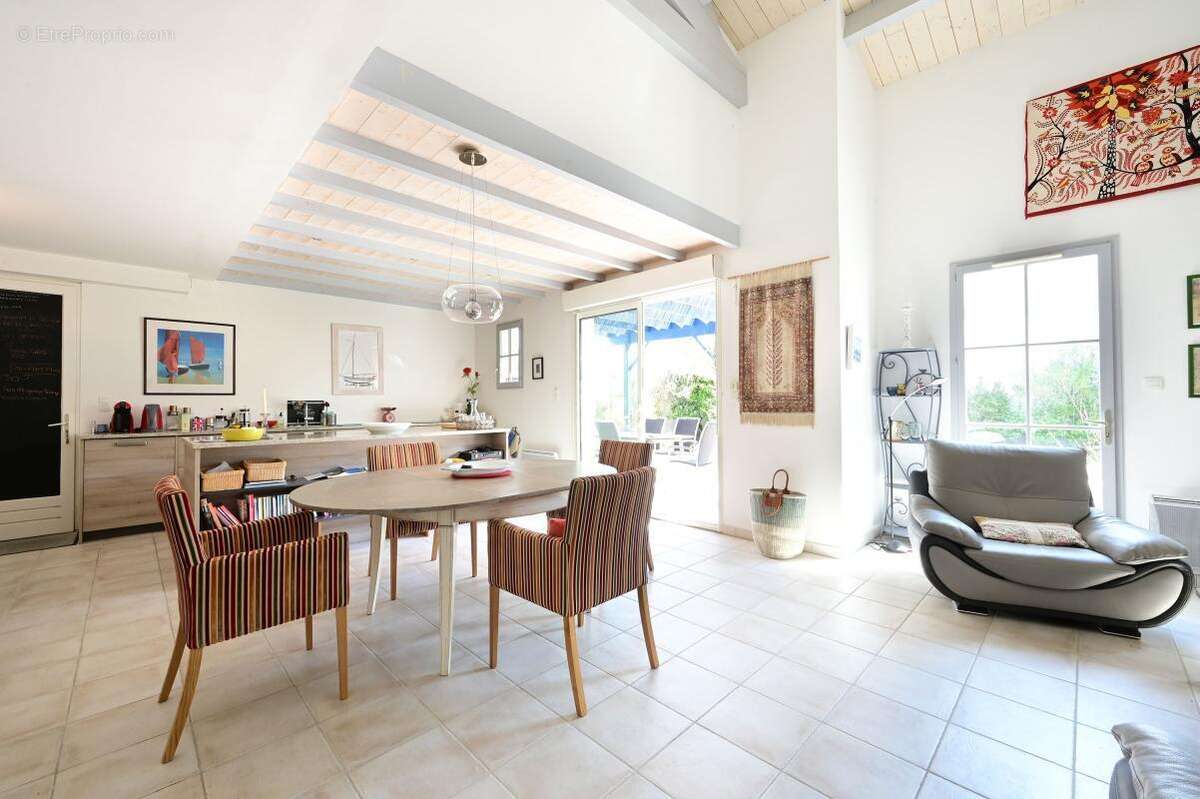 Maison à LA FLOTTE