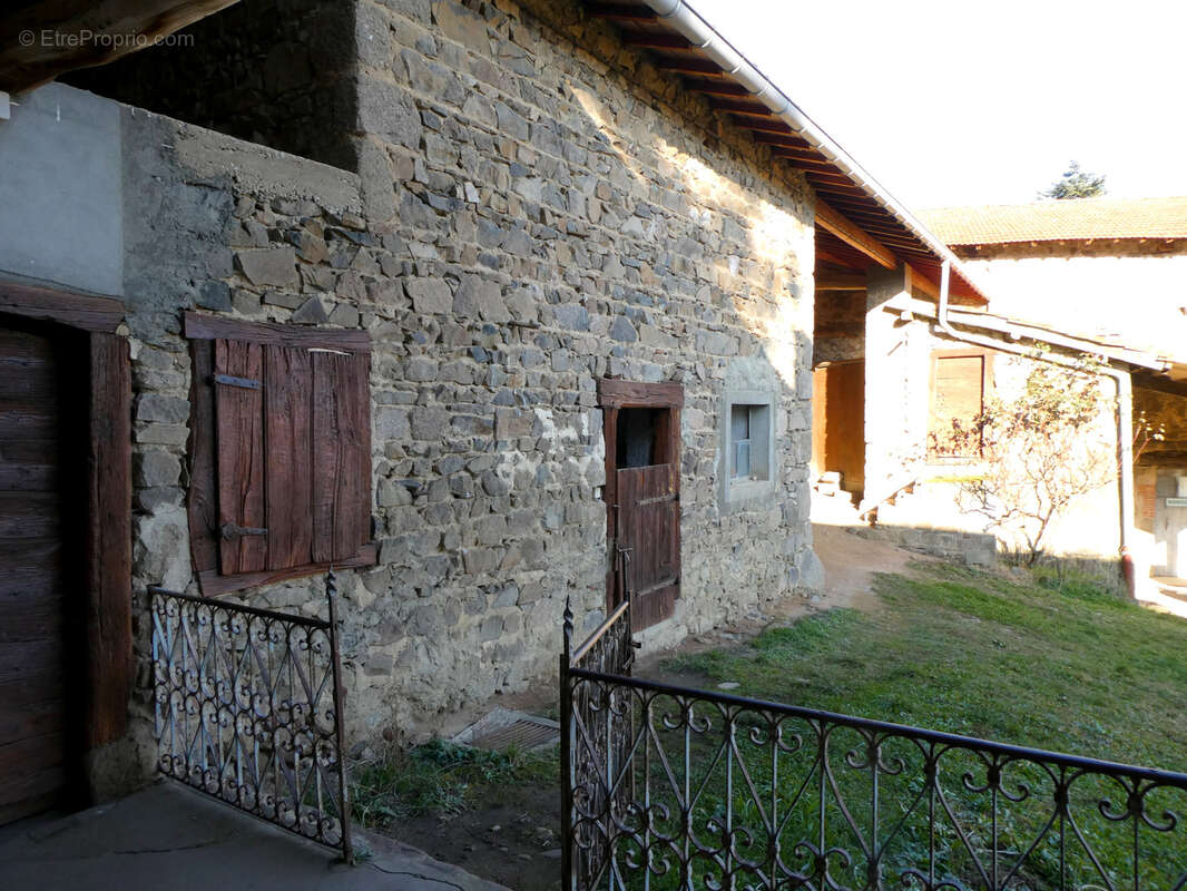 Maison à SAINT-LAURENT-DE-CHAMOUSSET