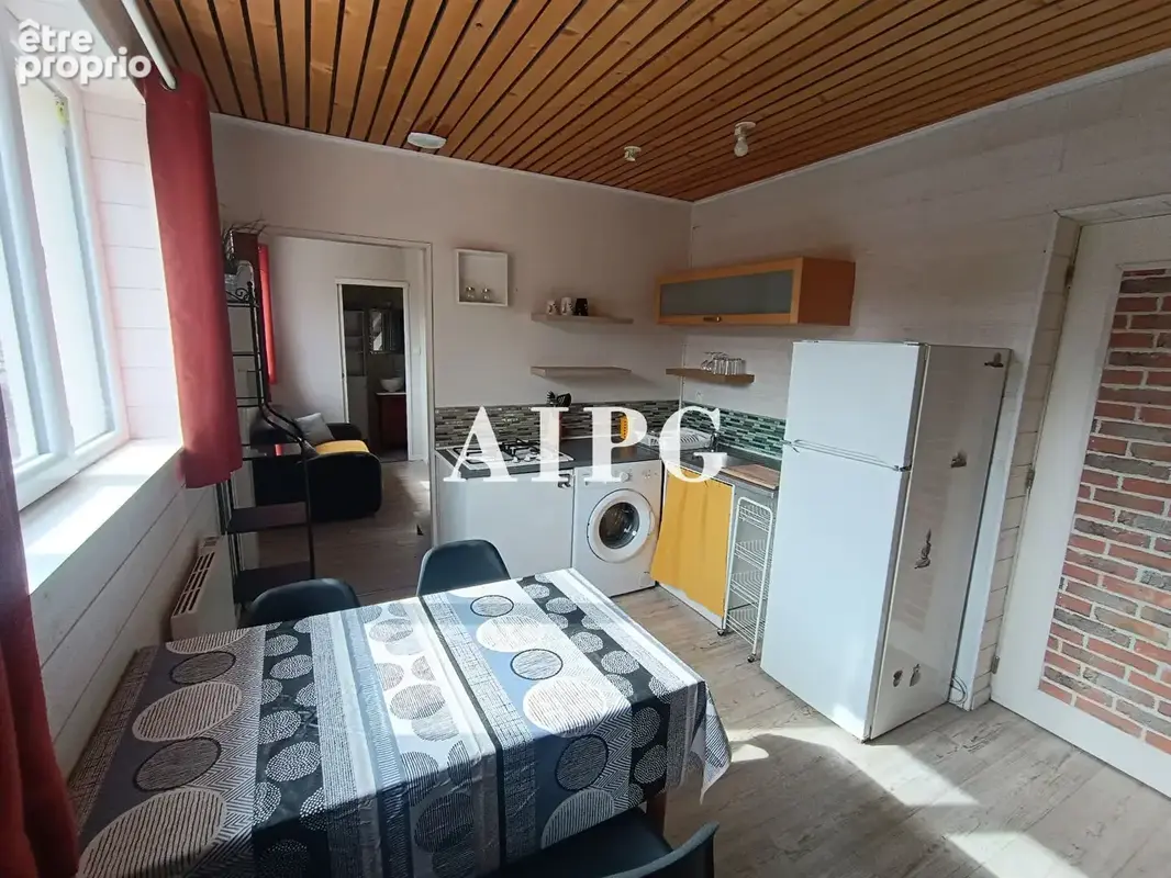 Bon repos sur Blavet, bâtisse de 6 logements et 1 commerce, à vendre - photo 8