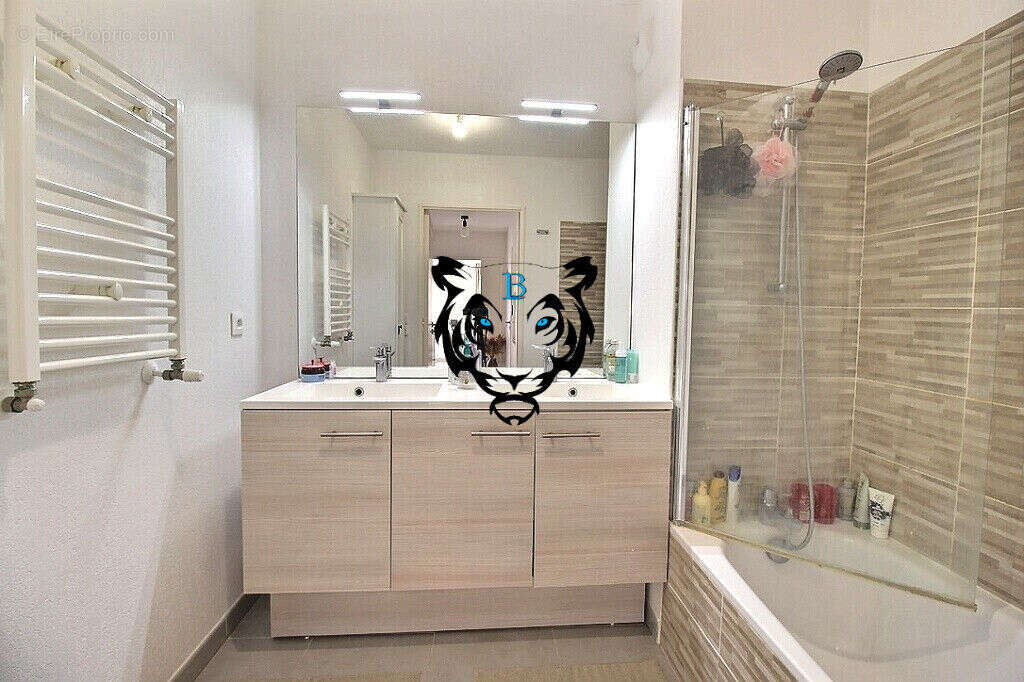 Appartement à LE MUY