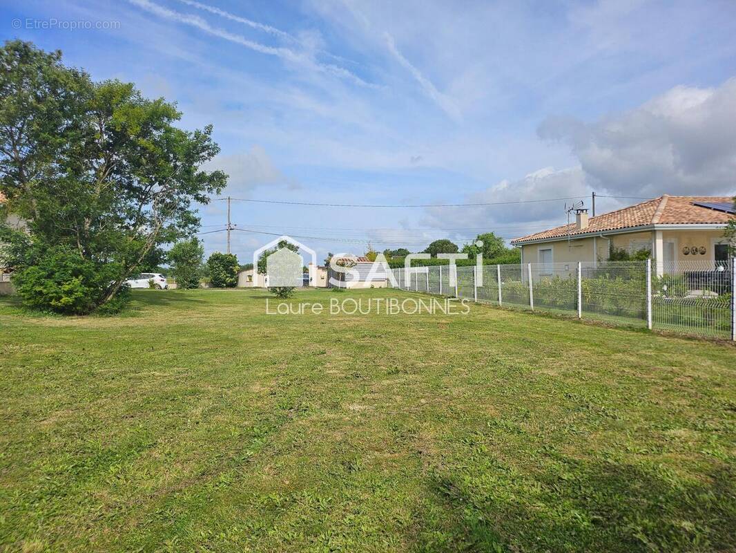 Photo 1 - Terrain à SAINT-SULPICE