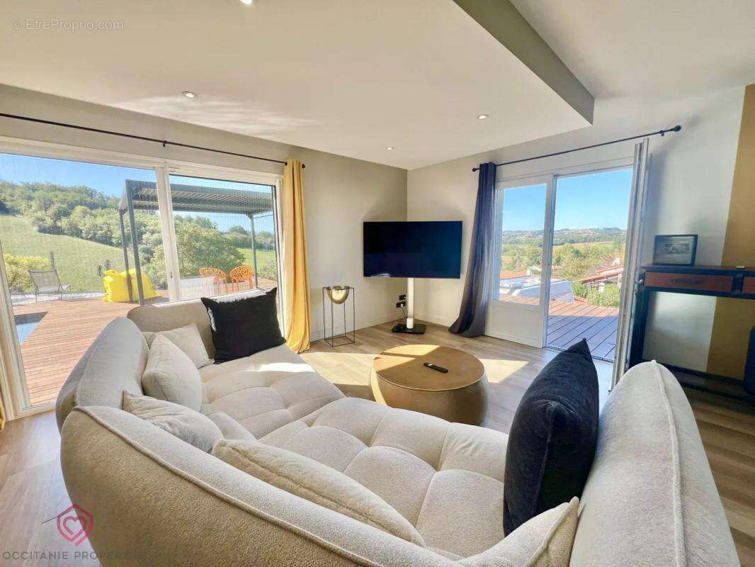 Maison à LEZAT-SUR-LEZE