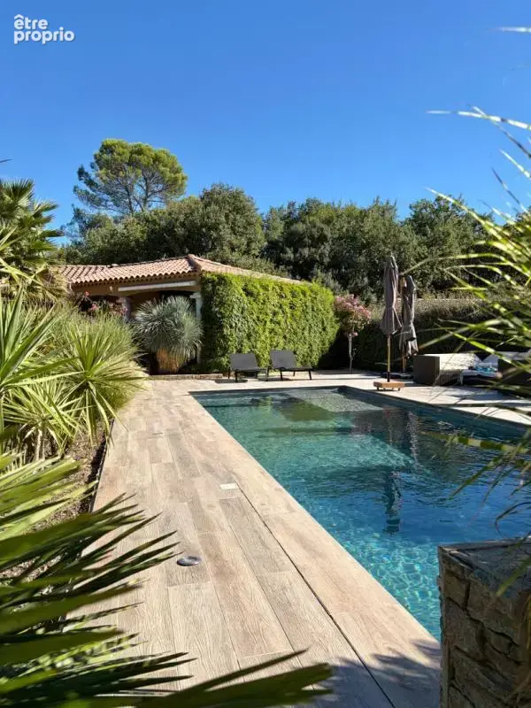 Villa d'exception 172 m² - piscine - terrain arboré de 2 000 m² - photo 2