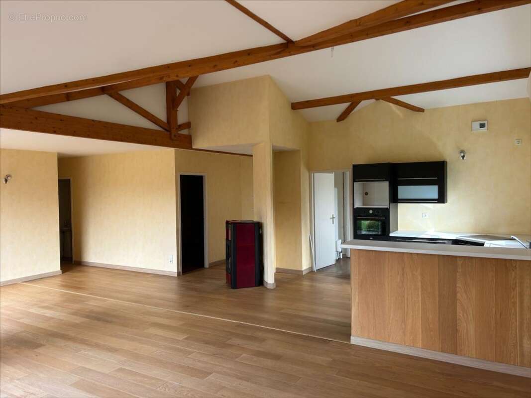 Maison à SAINT-GEORGES-LES-BAILLARGEAUX