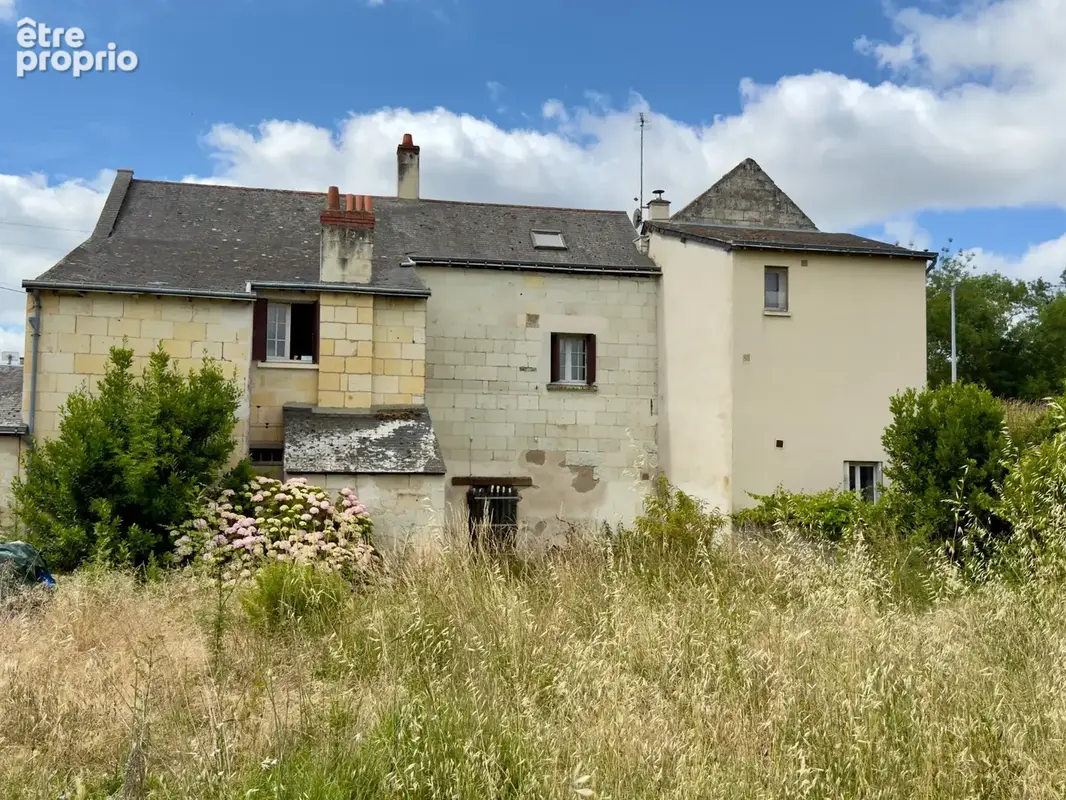 LES ROSIERS SUR LOIRE, Maison en pierre à rénover de 84m²/120m² développables avec dépendances et jardin - photo 14