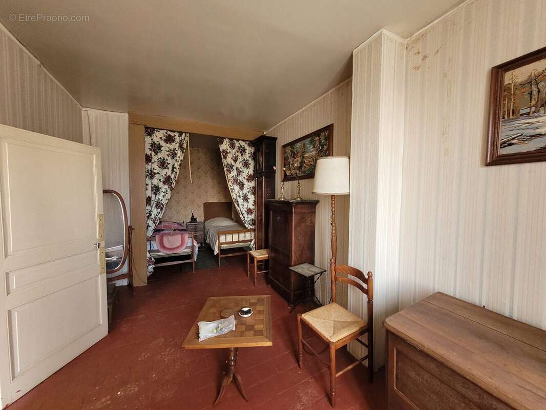 Maison à LA MADELEINE-BOUVET