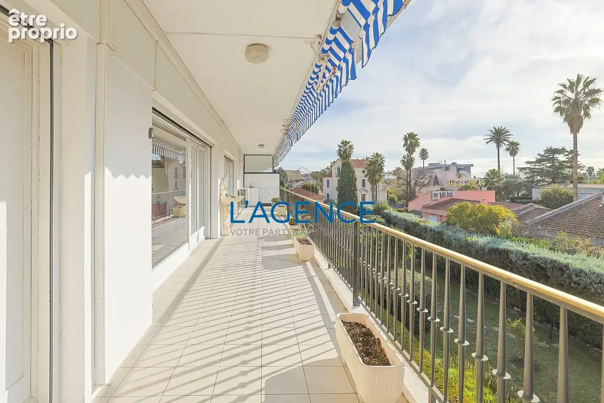 Hyeres quartier Godillot superbe t3 de 70 m2 avec terrasse de 17m2 et  cave - photo 2
