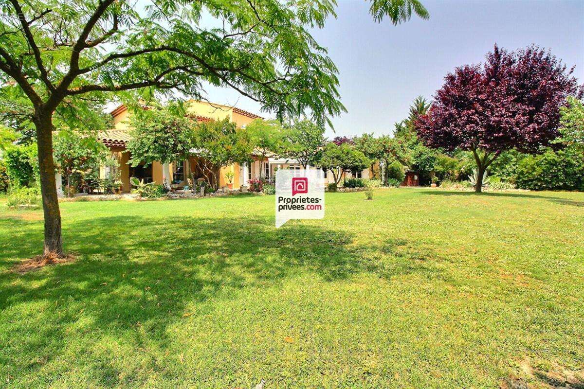 Maison à SAINT-CHAPTES