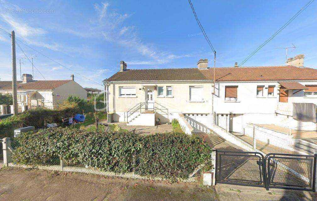 Maison à CHALETTE-SUR-LOING