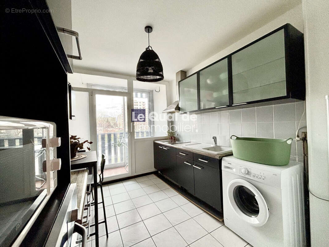 Appartement à LE PONT-DE-CLAIX