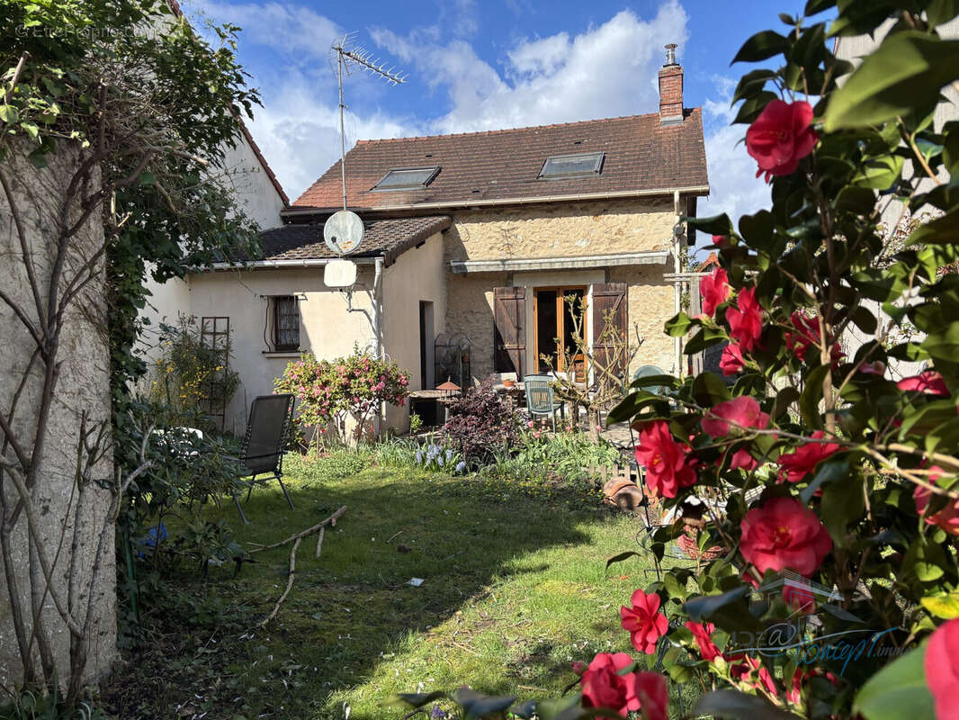 Maison à JANVILLE-SUR-JUINE