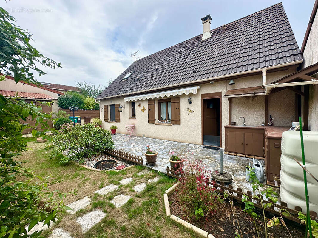Maison Corbeil Essonnes 6 pièce(s) 119.2 m2 - photo 2