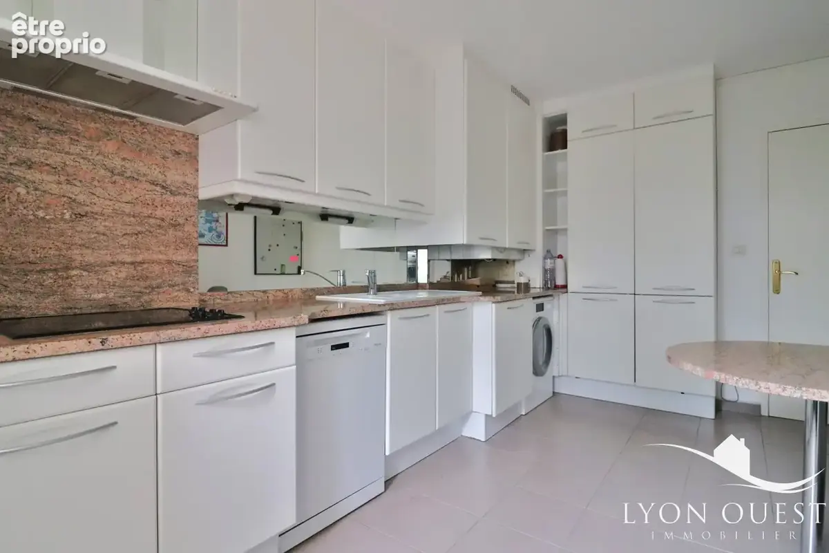 Appartement au centre de Charbonnières-les-Bains - photo 8