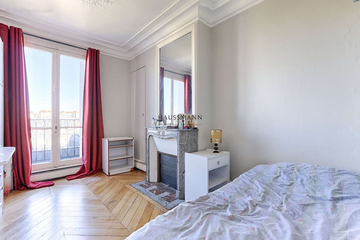 Appartement à PARIS-10E