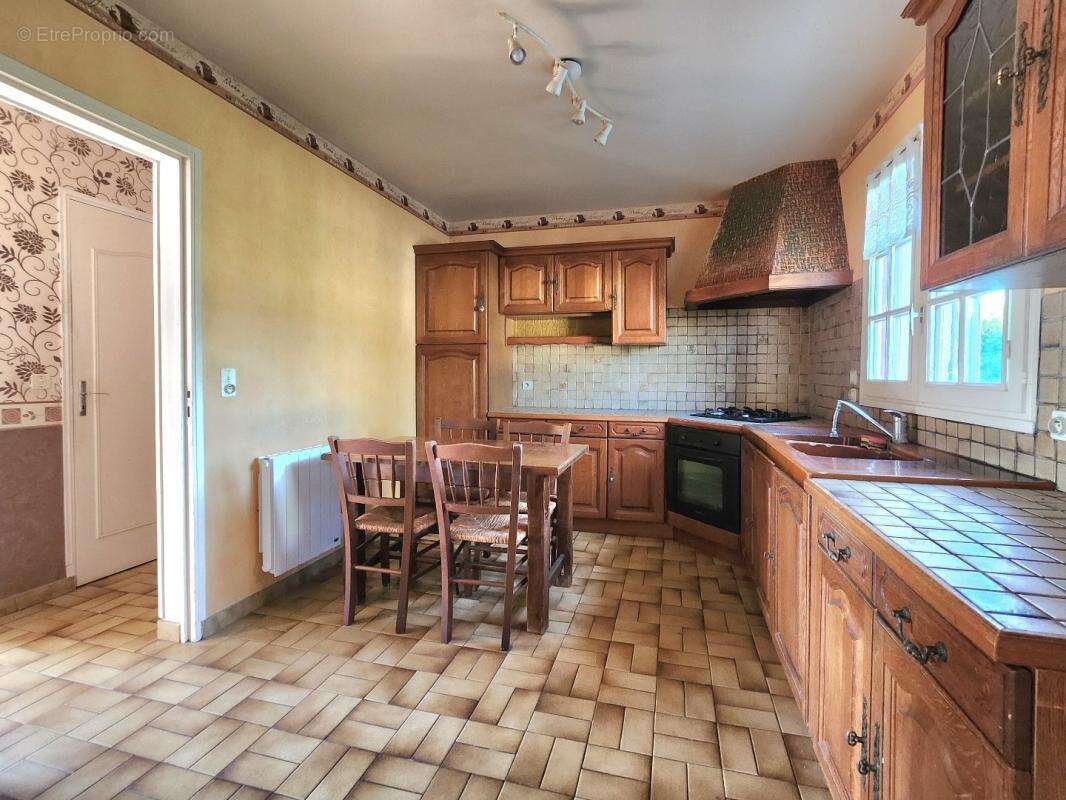 Maison à LONGUEIL-SAINTE-MARIE