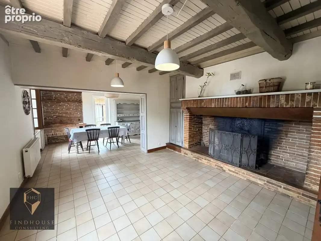 Ferme t6 - 1,5 hectare - 211 m2 - dépendances - étang - puits - piscine - photo 4