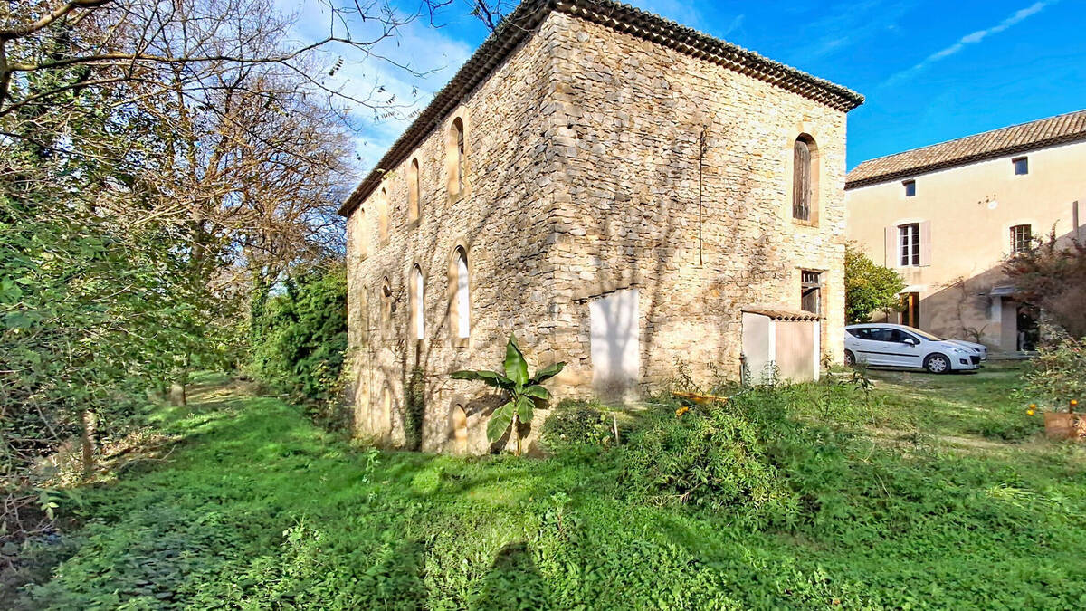 Maison à LAUDUN-L'ARDOISE