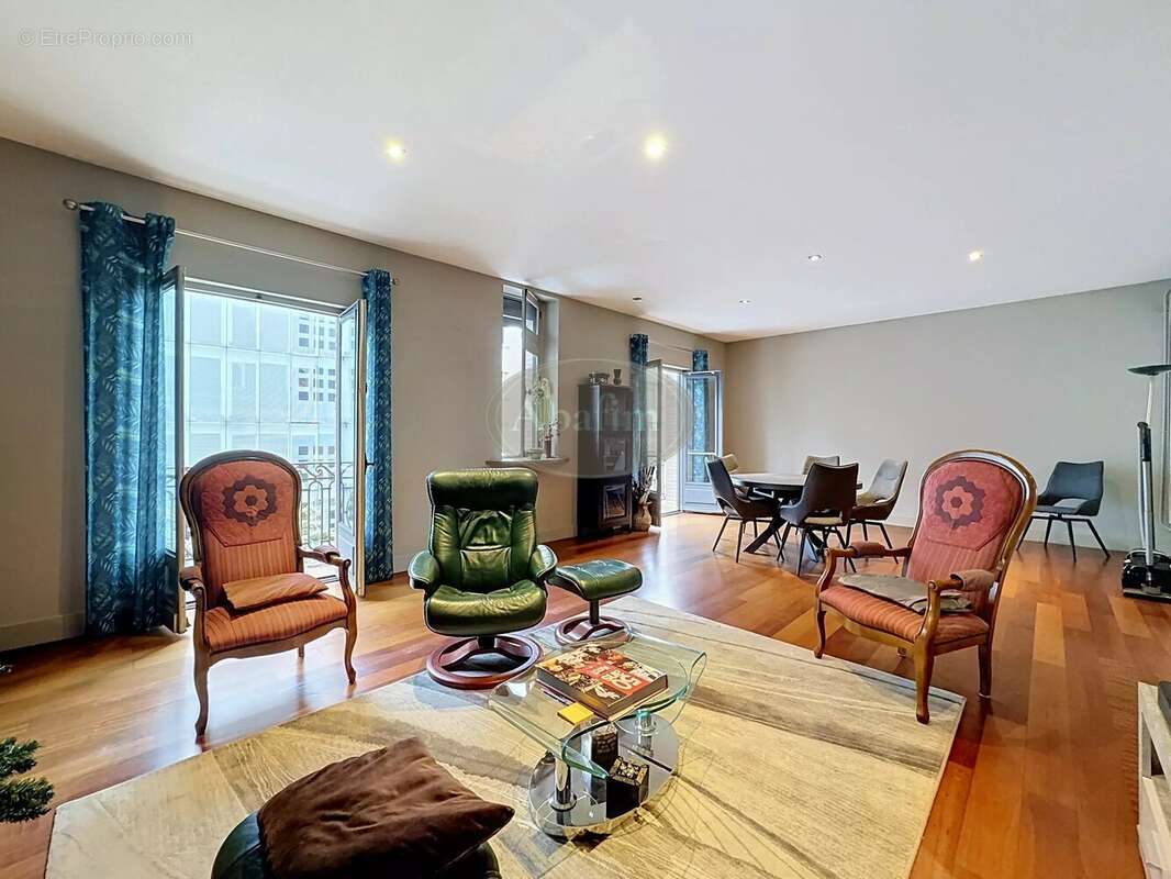 Appartement haussmannien lumineux - photo 3