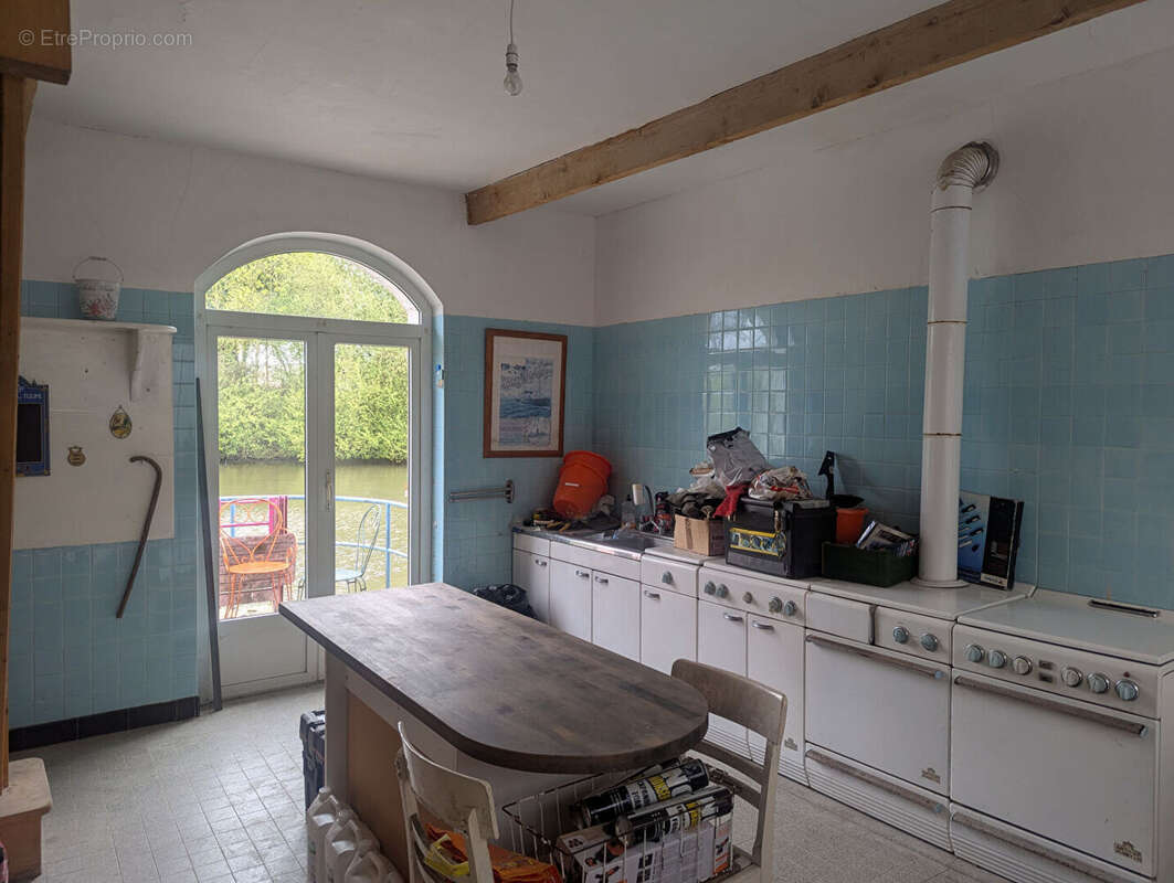 Maison à LASSAY-LES-CHATEAUX