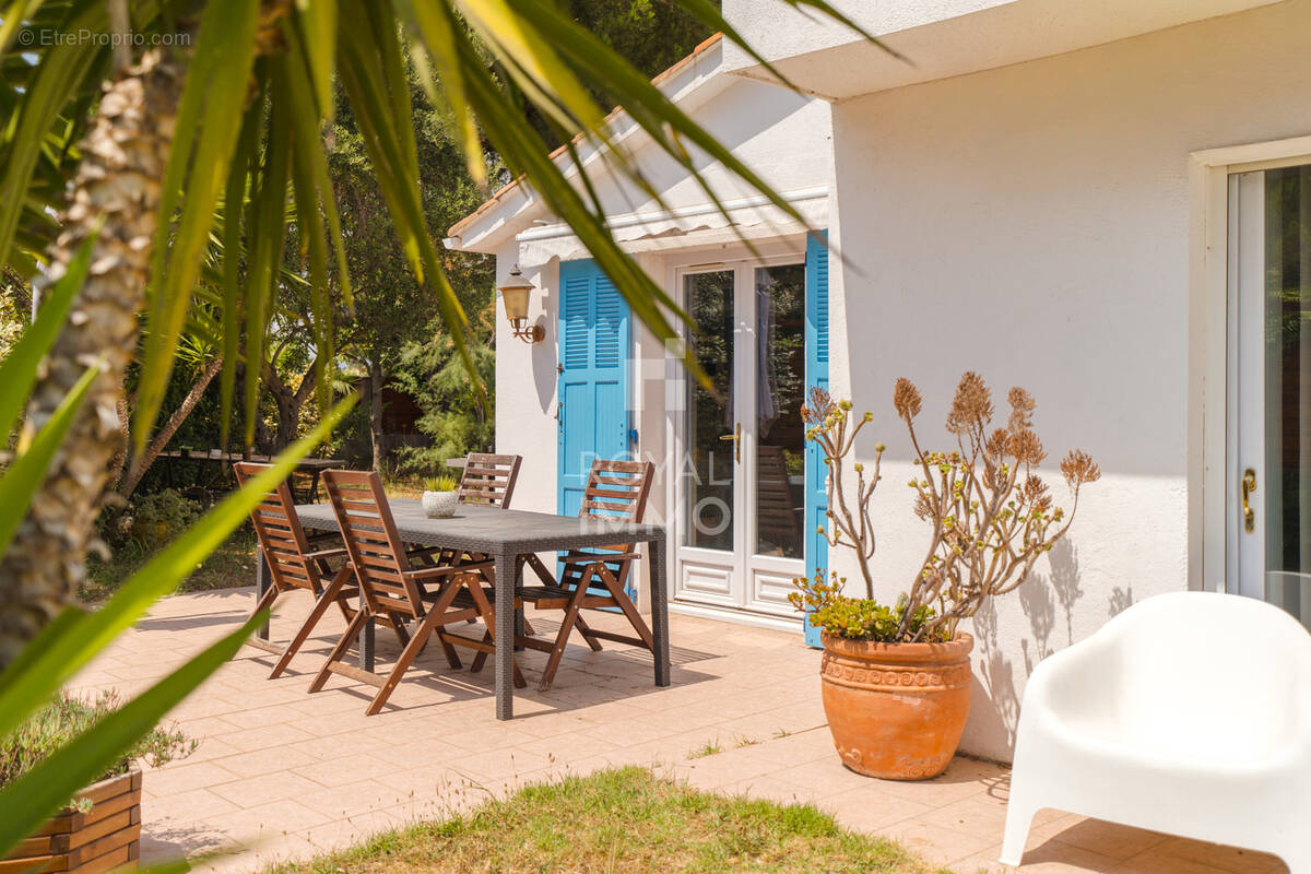 Photo Maison à Hyeres au prix de 898 000€