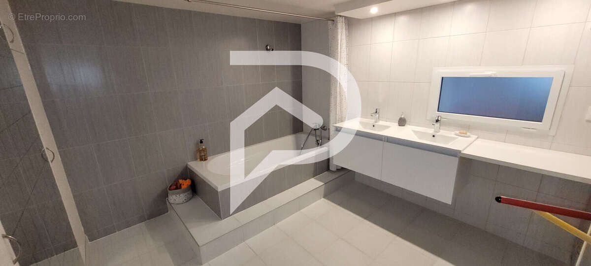 Maison à SAINT-REMY-LES-CHEVREUSE