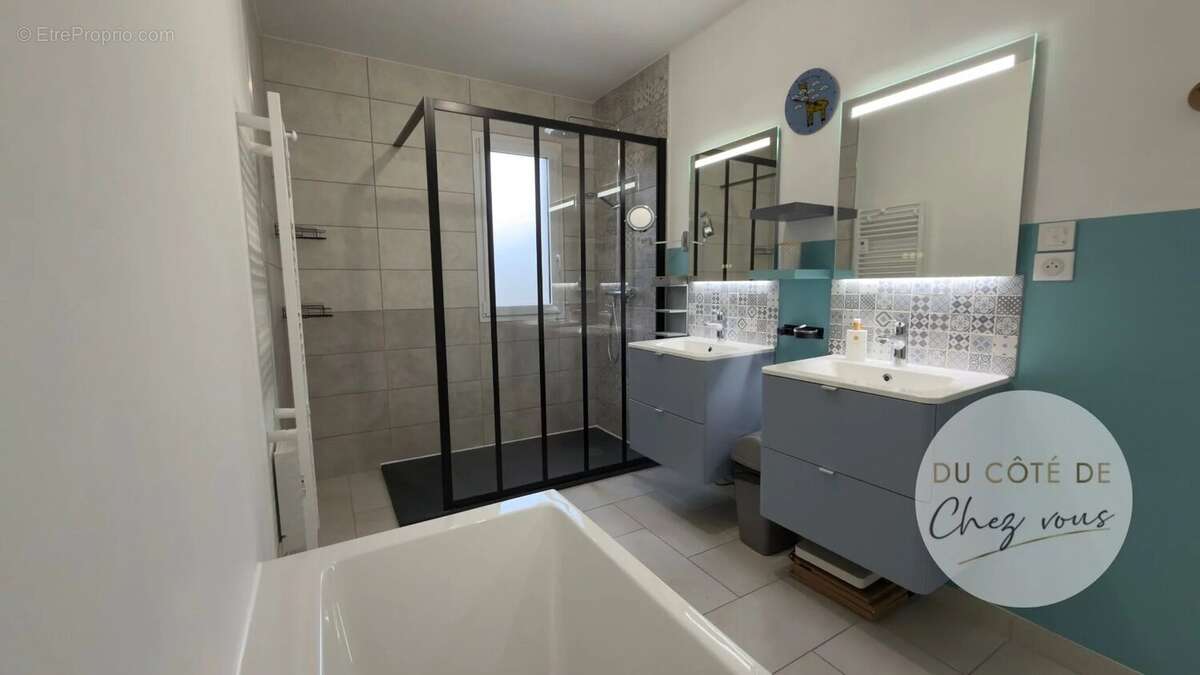 Maison à ESCLAVOLLES-LUREY