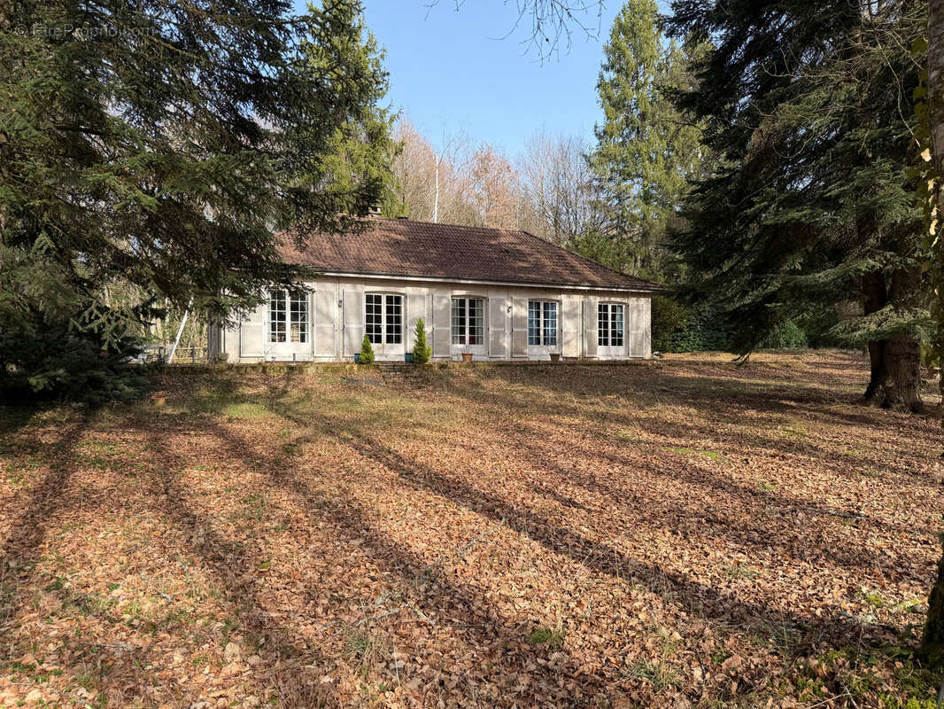 Maison à LINARDS
