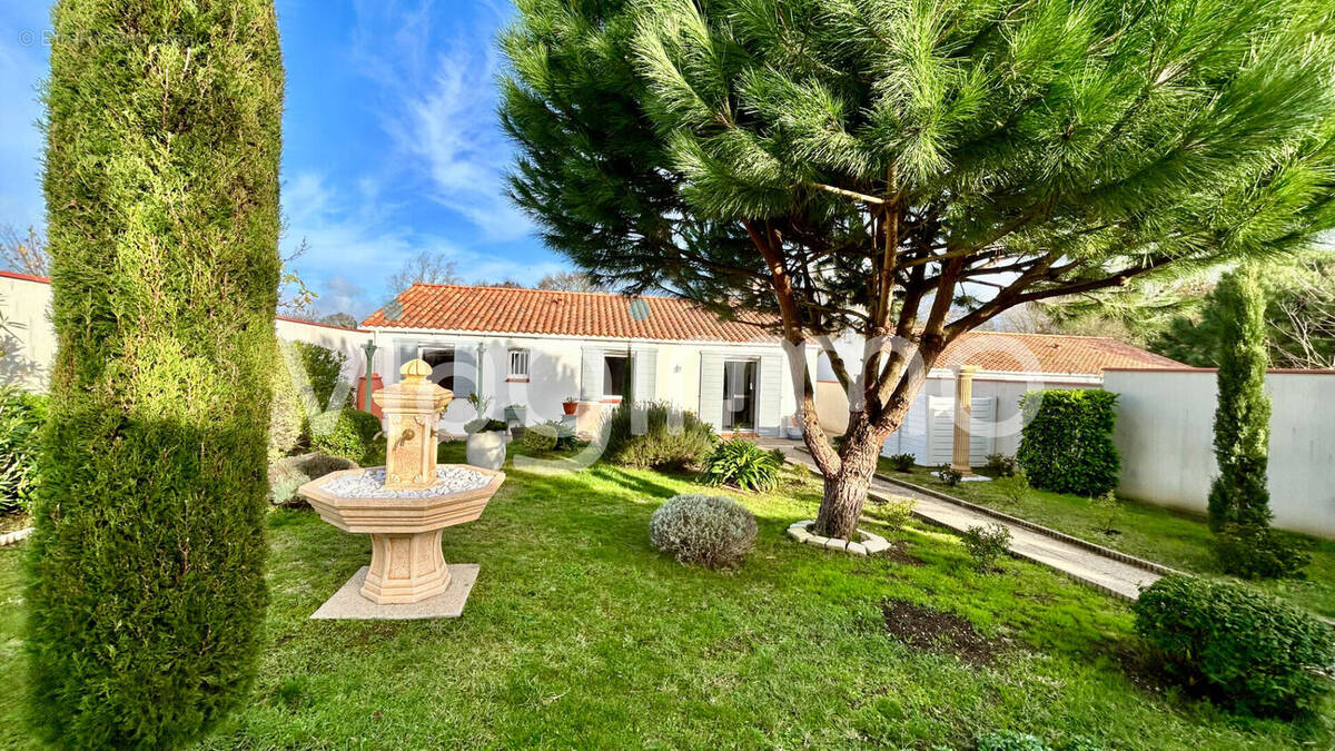 Maison à COMMEQUIERS