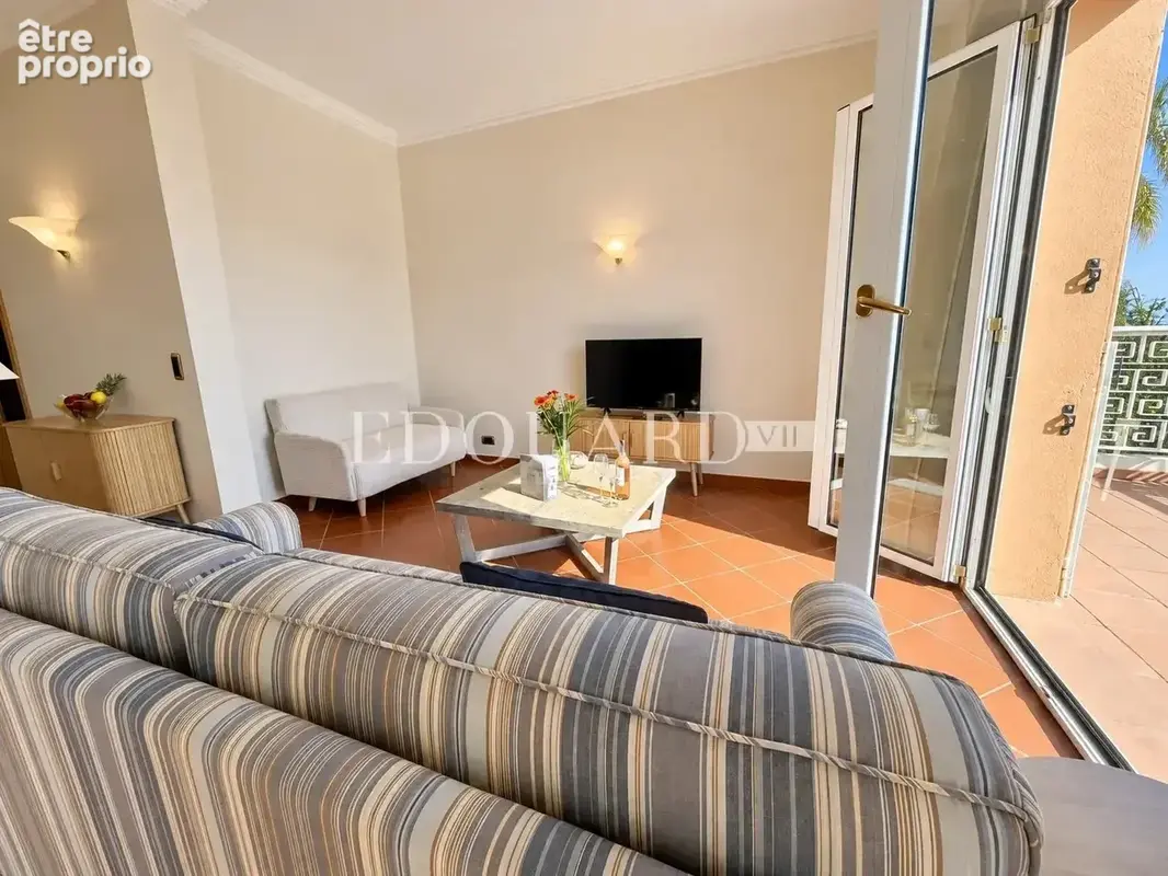Dans un domaine privé et sécurisé, à vendre villa de prestige avec vue panoramique sur la Principauté de Monaco - photo 32