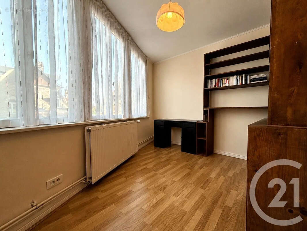 Appartement 145 m² à Saint-Quentin  - photo 15