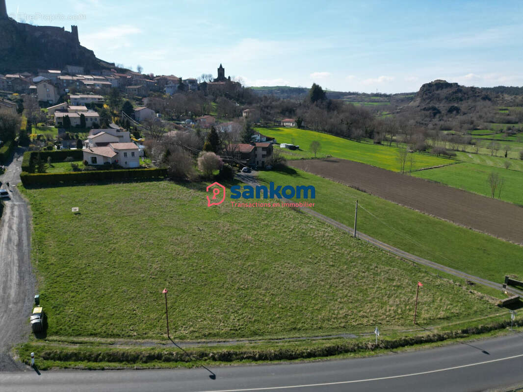 Terrain à POLIGNAC