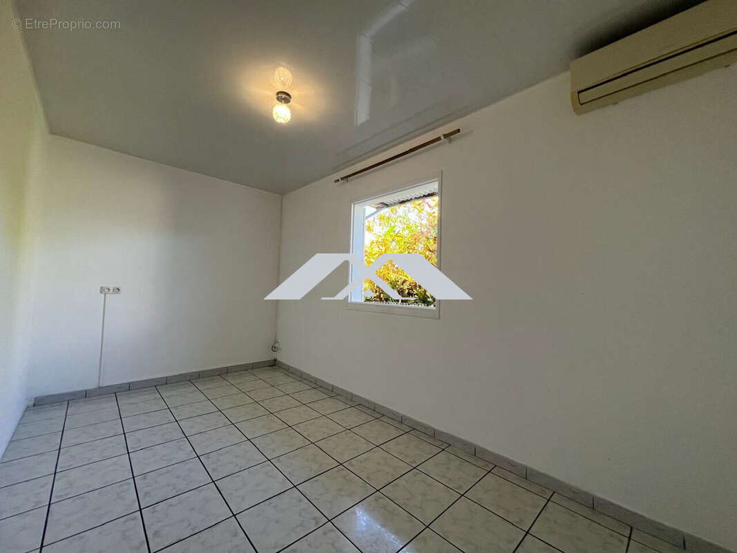 Maison 84 m² à Saint-Joseph  - photo 6