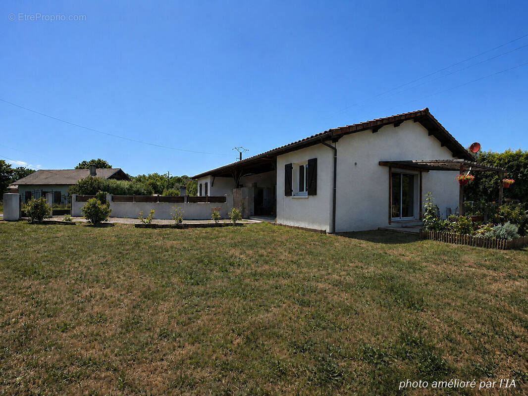 Maison à AUREILHAN