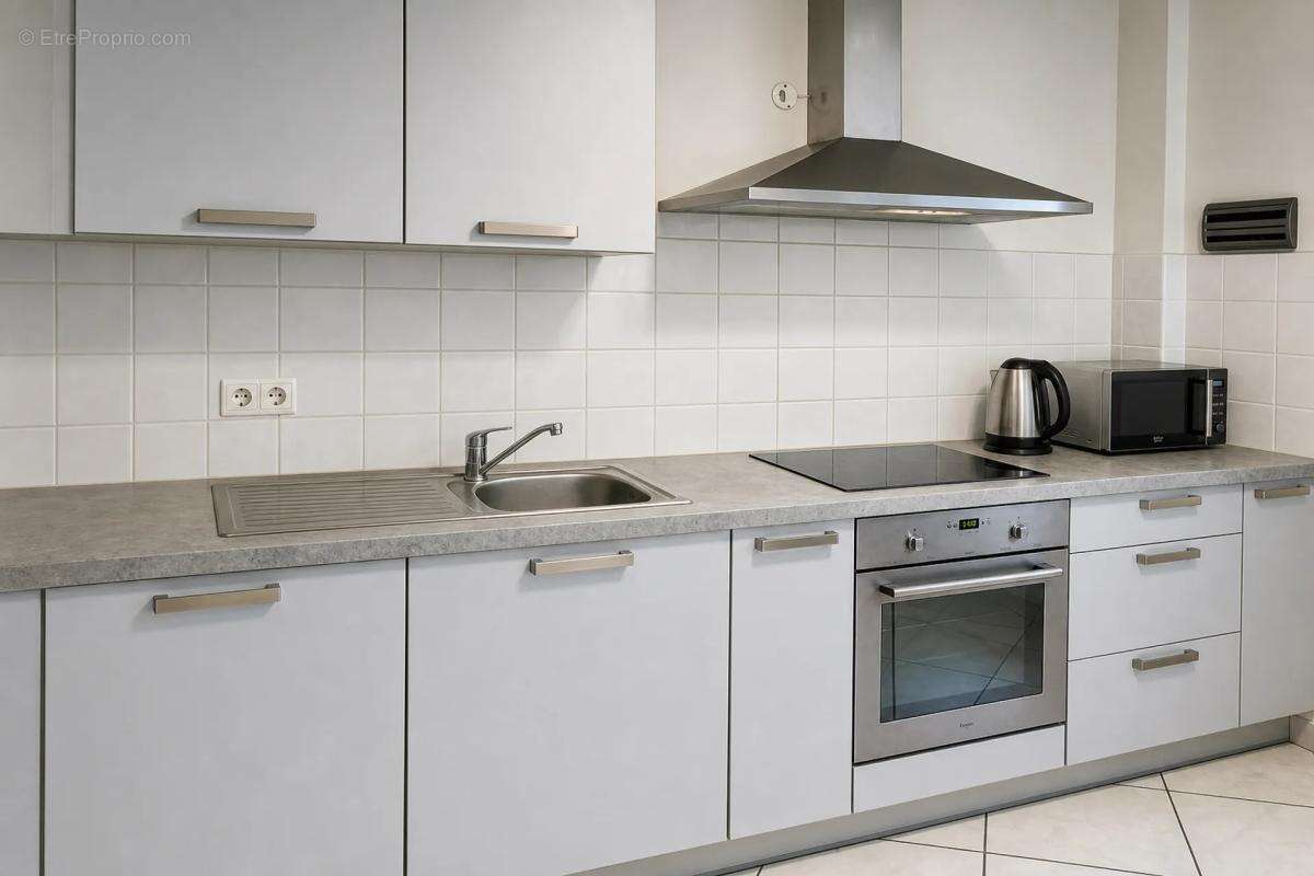 LYON 7 - Place JEAN MACE -Appartement T4 de 89 M2 - - photo 14