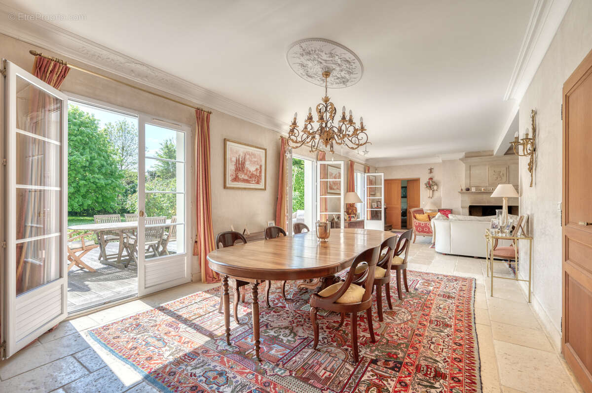 Maison à SAINT-NOM-LA-BRETECHE