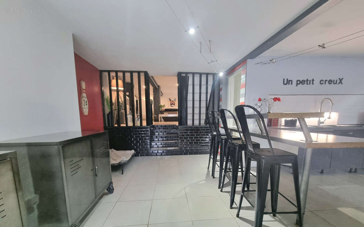 Maison à VIC-SUR-SEILLE