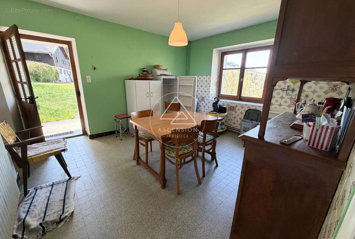 Maison à LA VERNAZ