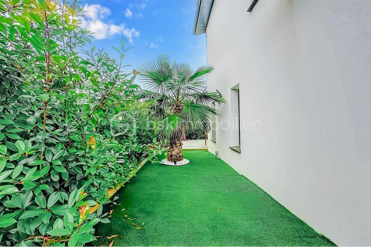 Maison à SAINT-BRES