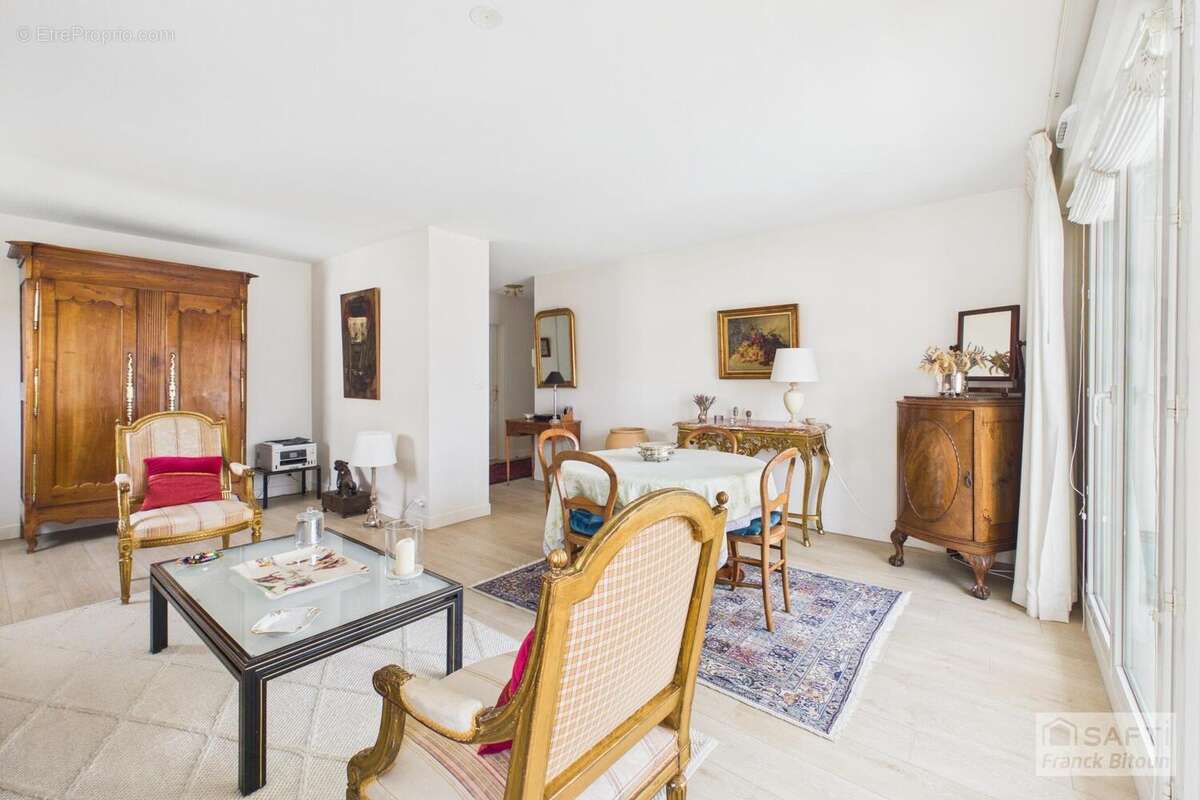 Photo 4 - Appartement à COURBEVOIE