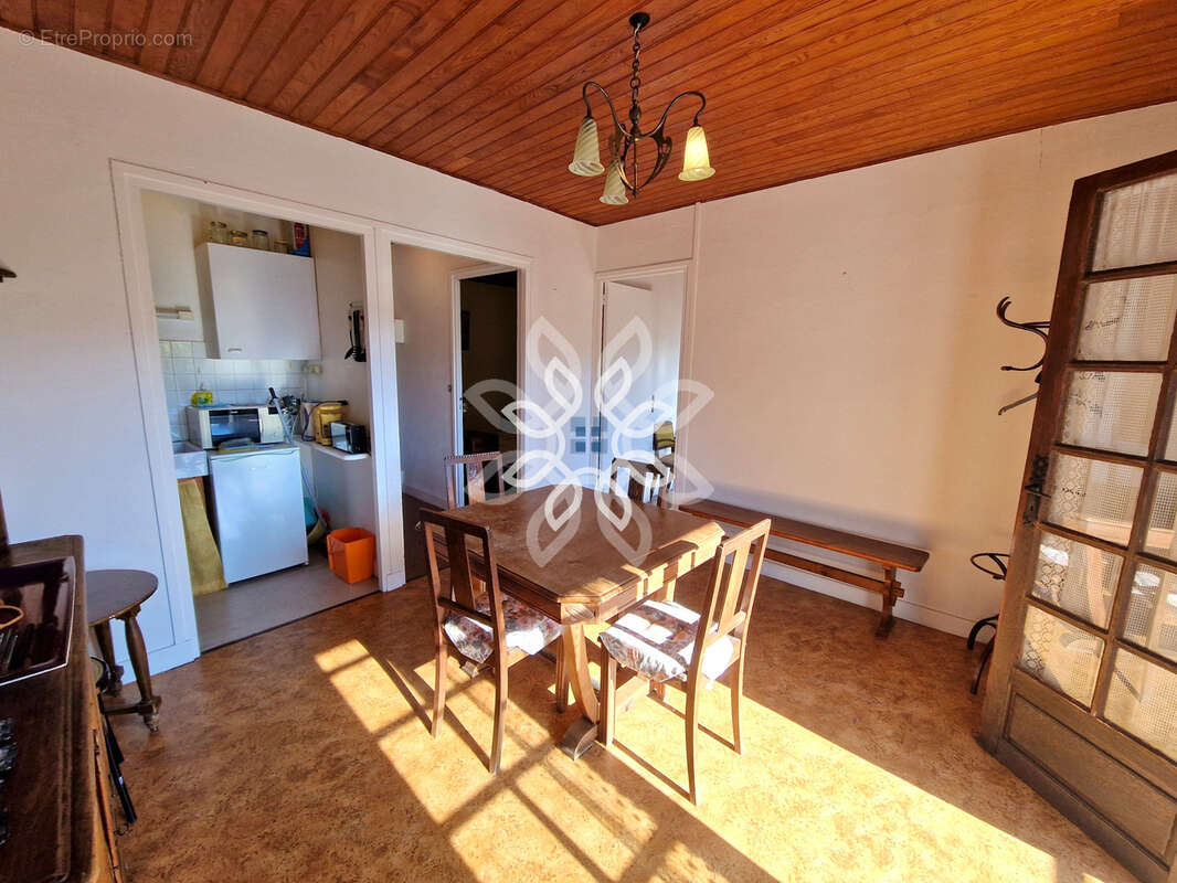 Maison à VILLENEUVE-D'ALLIER