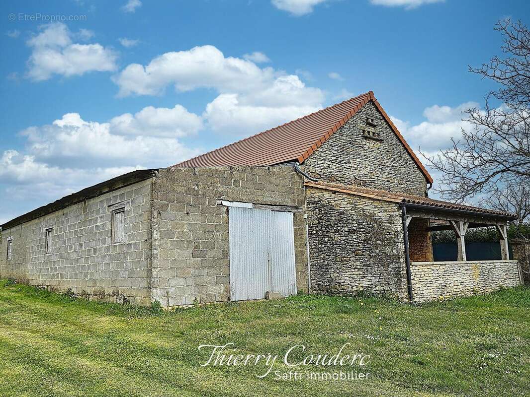 Maison 139 m² à Saint-Crepin-Et-Carlucet  - photo 8