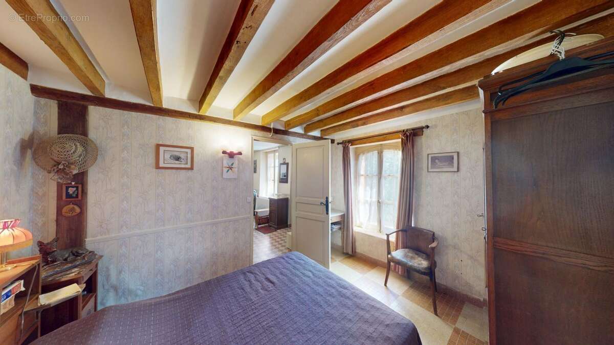 Maison à SENS-BEAUJEU