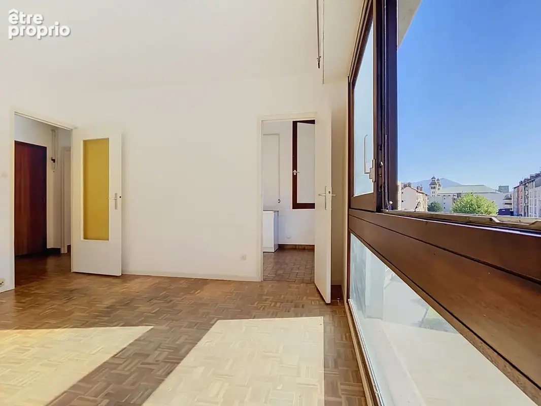 Exclusivité rue Arago - T2 de 53.9m2  au dernier étage avec acsenseur - photo 9
